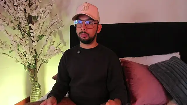 Snapshot of _PauloDaSilva_ chatting on 03/25/26, 12:11 PauloDaSilva online show from 03/25/26, 12:11