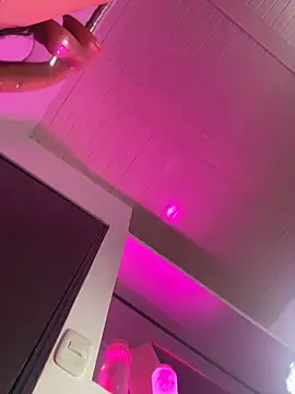 hally berry     online show from 03/29/26, 03:39