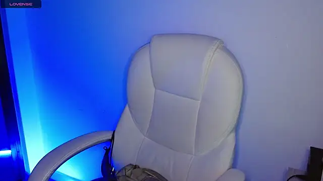 cloe fox online show from 03/19/25, 05:30