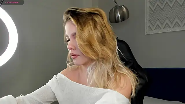 Anna Robinson online show from 01/21/25, 01:08