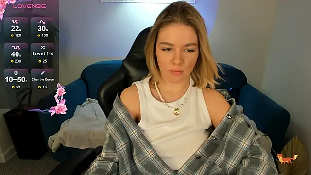 Snapshot of Anna_Robinson chatting on 03/10/25, 01:32 Anna Robinson online show from 03/10/25, 01:32