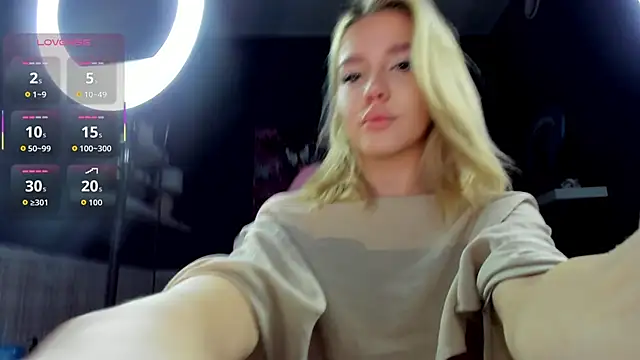 Snapshot of Anna_Robinson chatting on 09/19/25, 01:07 Anna Robinson online show from 09/19/25, 01:07