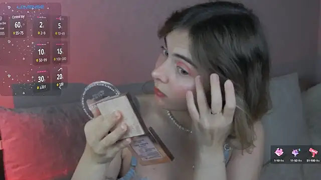 Snapshot of chloi_hes chatting on 12/02/24, 01:02 chloi hes online show from 12/02/24, 01:02