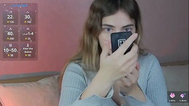 Snapshot of chloi_hes chatting on 12/08/24, 10:41 chloi hes online show from 12/08/24, 10:41