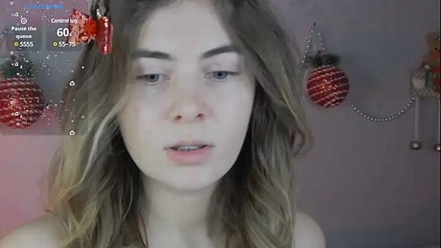 Snapshot of chloi_hes chatting on 12/26/24, 01:32 chloi hes online show from 12/26/24, 01:32