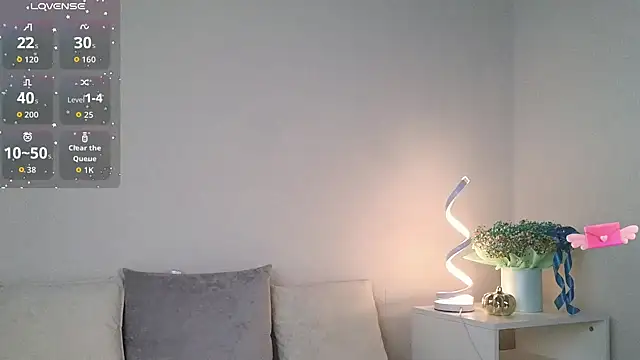 Snapshot of chloi_hes chatting on 10/25/25, 10:23 chloi hes online show from 10/25/25, 10:23