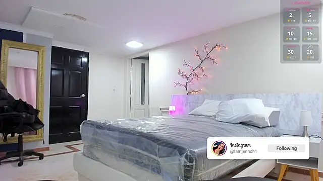 charolbruce 1 online show from 03/18/26, 12:08