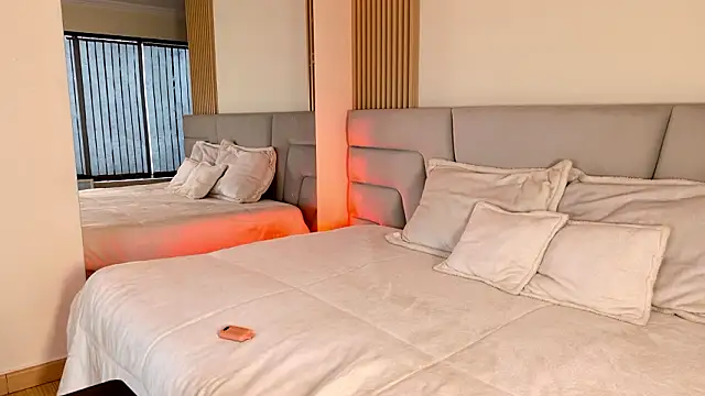 Zoe Benson online show from 03/16/26, 12:31