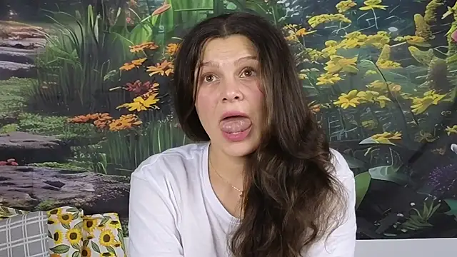 MadameDeFeu online show from 10/25/25, 12:02