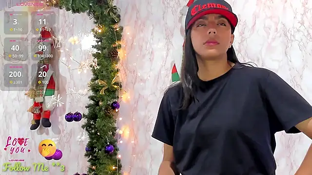 Snapshot of BarbieHotLaura chatting on 12/23/24, 12:03 BarbieHotLaura online show from 12/23/24, 12:03