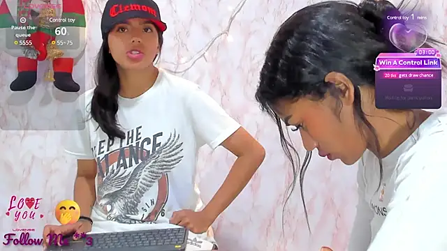 Snapshot of BarbieHotLaura chatting on 12/24/24, 04:40 BarbieHotLaura online show from 12/24/24, 04:40