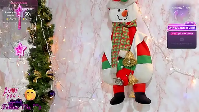 Snapshot of BarbieHotLaura chatting on 12/27/24, 06:42 BarbieHotLaura online show from 12/27/24, 06:42