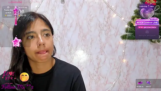 Snapshot of BarbieHotLaura chatting on 12/27/24, 09:43 BarbieHotLaura online show from 12/27/24, 09:43