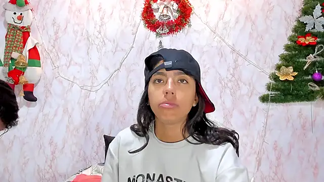 Snapshot of BarbieHotLaura chatting on 12/28/24, 03:59 BarbieHotLaura online show from 12/28/24, 03:59