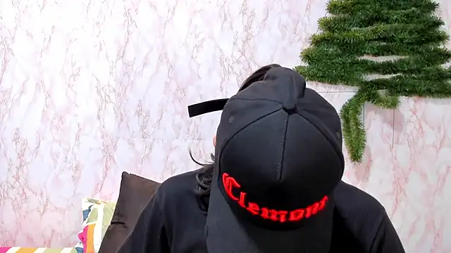 Snapshot of BarbieHotLaura chatting on 01/09/25, 08:22 BarbieHotLaura online show from 01/09/25, 08:22