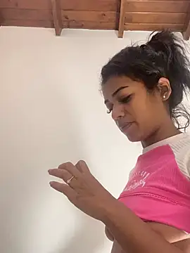 Snapshot of BarbieHotLaura chatting on 01/11/25, 04:14 BarbieHotLaura online show from 01/11/25, 04:14