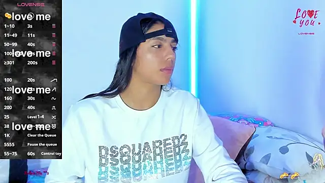 Snapshot of BarbieHotLaura chatting on 01/17/25, 02:18 BarbieHotLaura online show from 01/17/25, 02:18