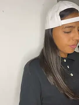 BarbieHotLaura online show from 03/13/25, 09:26