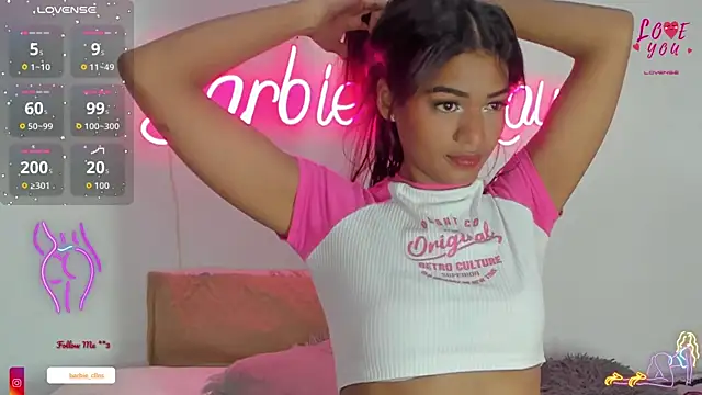 Snapshot of BarbieHotLaura chatting on 09/21/25, 10:00 BarbieHotLaura online show from 09/21/25, 10:00