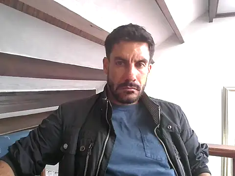 Snapshot of elkike1980 chatting on 04/16/26, 04:19 elkike1980 online show from 04/16/26, 04:19