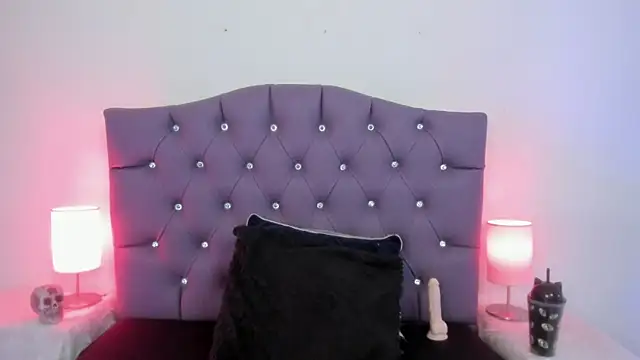 Nyx nayla online show from 02/04/25, 03:33