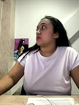 Snapshot of cata_megan chatting on 12/08/24, 04:35 cata megan online show from 12/08/24, 04:35