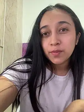 Snapshot of cata_megan chatting on 12/08/24, 10:41 cata megan online show from 12/08/24, 10:41