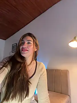 Snapshot of emmily_d chatting on 06/19/26, 06:56 emmily d online show from 06/19/26, 06:56