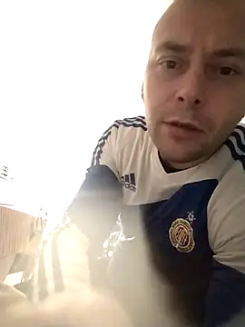 Snapshot of Marecki5231 chatting on 12/10/24, 05:00 Marecki5231 online show from 12/10/24, 05:00