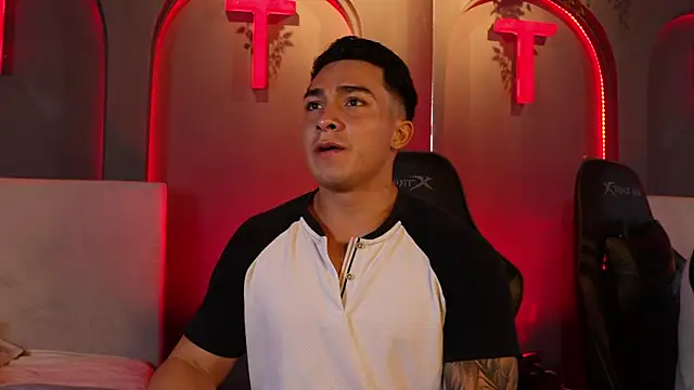 Ryan Hunt online show from 10/05/25, 01:37