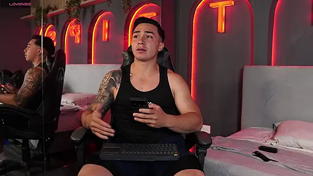 Ryan Hunt online show from 12/18/25, 01:06