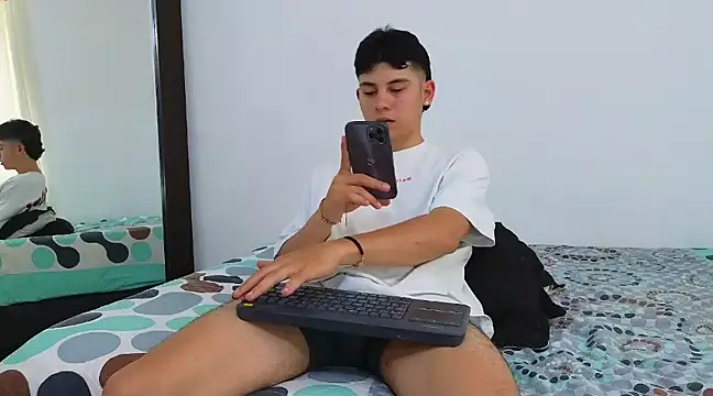 Deam Broowm online show from 02/13/25, 09:17