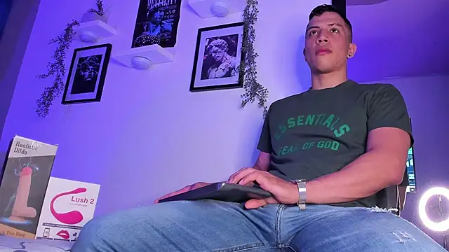 Snapshot of ThomsEvery_ chatting on 01/29/25, 01:05 ThomsEvery online show from 01/29/25, 01:05