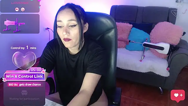 Snapshot of yeliana_sexxy chatting on 01/04/25, 09:43 yeliana sexxy online show from 01/04/25, 09:43