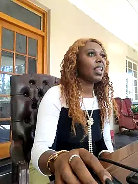 Snapshot of YourDreamLady22 chatting on 01/28/25, 07:32 YourDreamLady22 online show from 01/28/25, 07:32