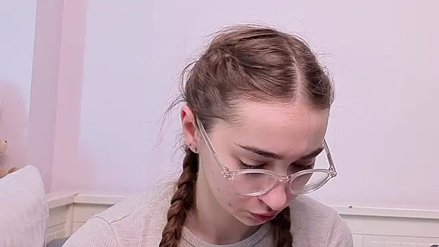 PollyBeev online show from 06/11/26, 07:39