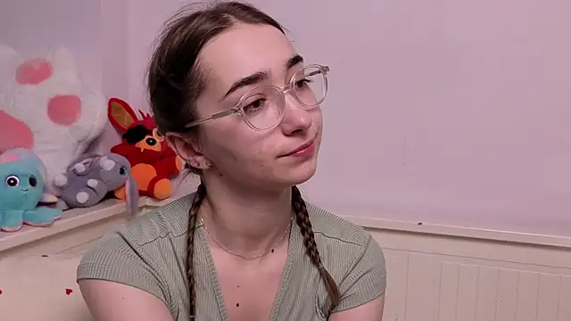 PollyBeev online show from 07/13/26, 07:33