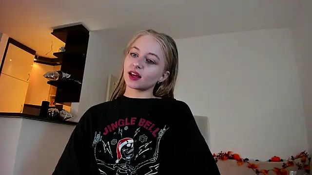 Snapshot of MiaMews chatting on 09/17/25, 10:39 MiaMews online show from 09/17/25, 10:39