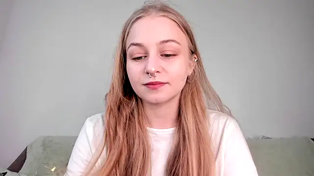 MiaMews online show from 03/12/26, 04:02