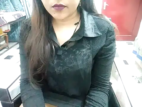 Snapshot of aarushi_sharmaa chatting on 02/16/25, 05:04 aarushi sharmaa online show from 02/16/25, 05:04