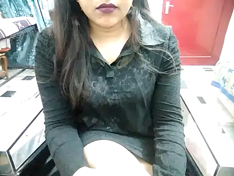 Snapshot of aarushi_sharmaa chatting on 02/19/25, 12:25 aarushi sharmaa online show from 02/19/25, 12:25