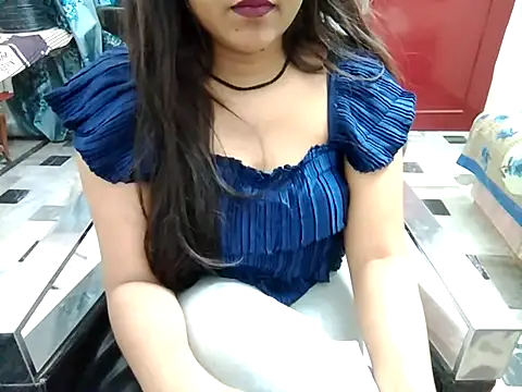 Snapshot of aarushi_sharmaa chatting on 02/26/25, 06:43 aarushi sharmaa online show from 02/26/25, 06:43