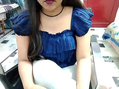 Snapshot of aarushi_sharmaa chatting on 03/02/25, 08:16 aarushi sharmaa online show from 03/02/25, 08:16