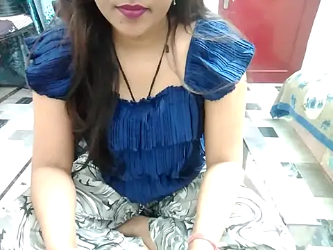 Snapshot of aarushi_sharmaa chatting on 03/11/25, 12:11 aarushi sharmaa online show from 03/11/25, 12:11