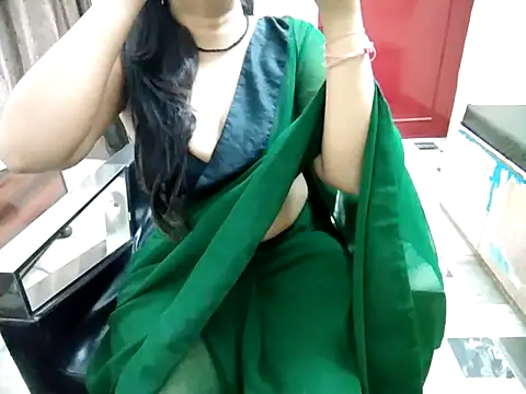 Snapshot of aarushi_sharmaa chatting on 09/13/25, 03:39 aarushi sharmaa online show from 09/13/25, 03:39