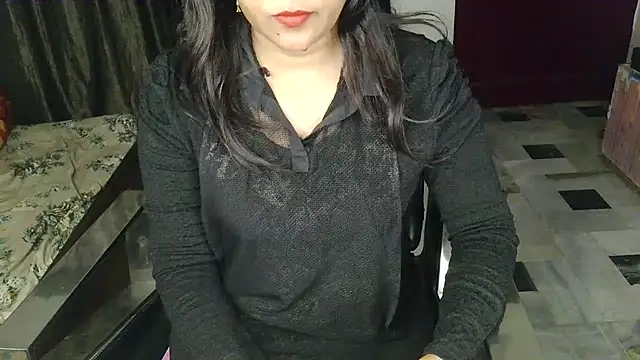 Snapshot of aarushi_sharmaa chatting on 11/20/25, 03:56 aarushi sharmaa online show from 11/20/25, 03:56