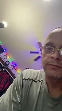 Snapshot of Buffshagswell chatting on 05/20/26, 11:22 Buffshagswell online show from 05/20/26, 11:22