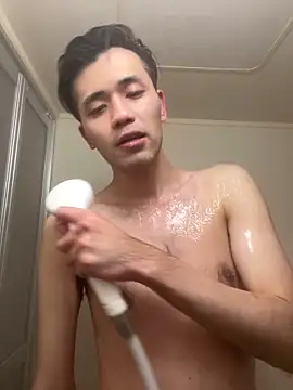 Snapshot of ryusei18570 chatting on 02/07/25, 01:43 ryusei18570 online show from 02/07/25, 01:43