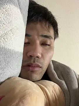 Snapshot of ryusei18570 chatting on 03/11/25, 04:18 ryusei18570 online show from 03/11/25, 04:18