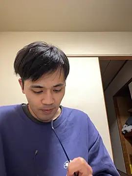 Snapshot of ryusei18570 chatting on 12/04/25, 01:09 ryusei18570 online show from 12/04/25, 01:09